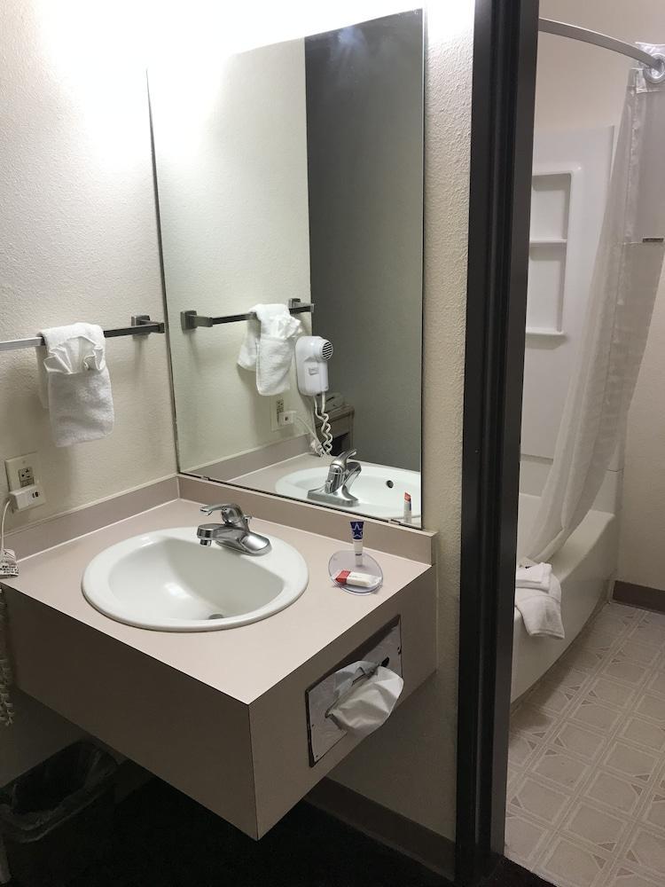 Quality Inn Albuquerque East I-40 Juan Tabo Exit Екстер'єр фото