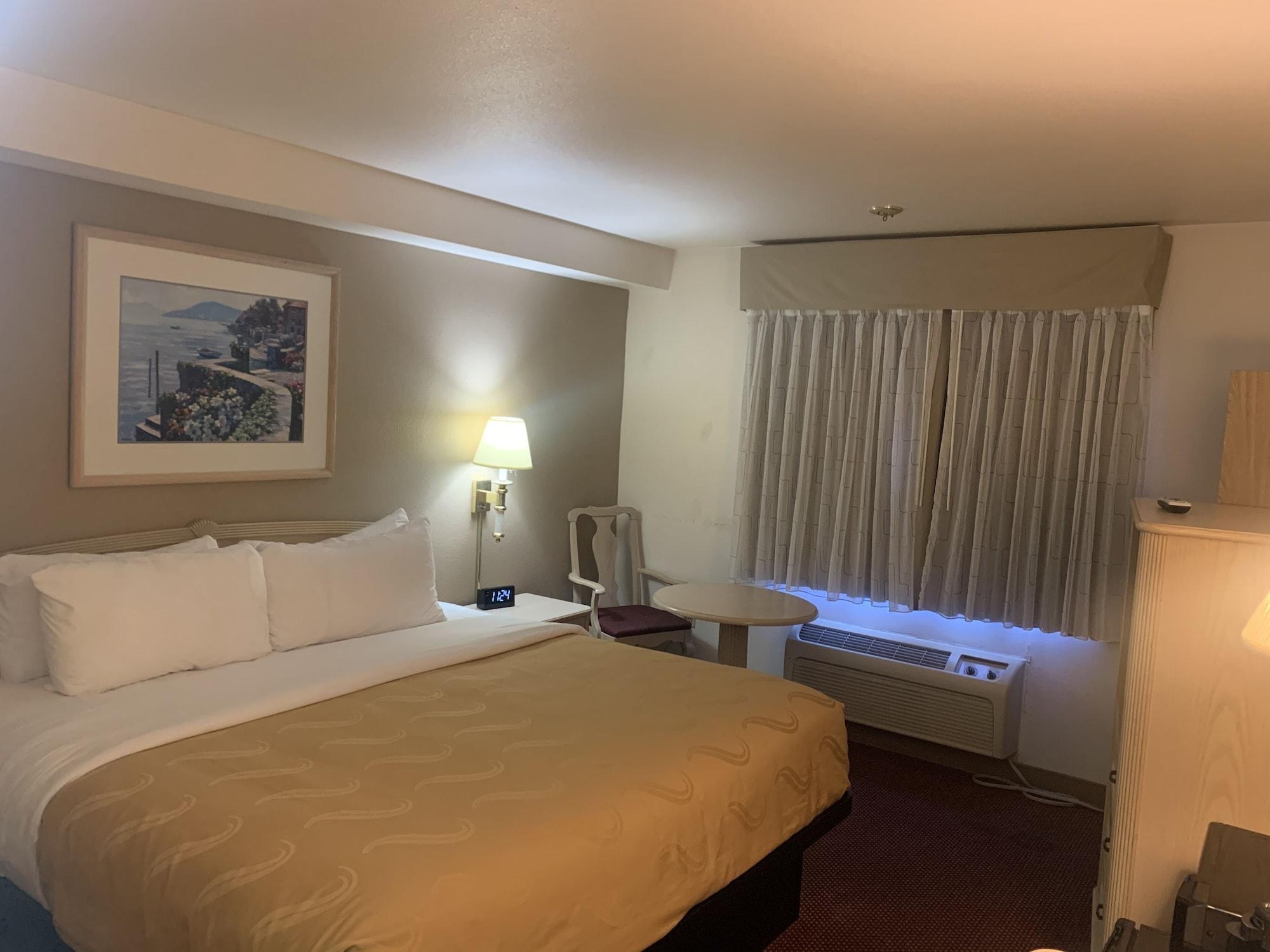 Quality Inn Albuquerque East I-40 Juan Tabo Exit Екстер'єр фото