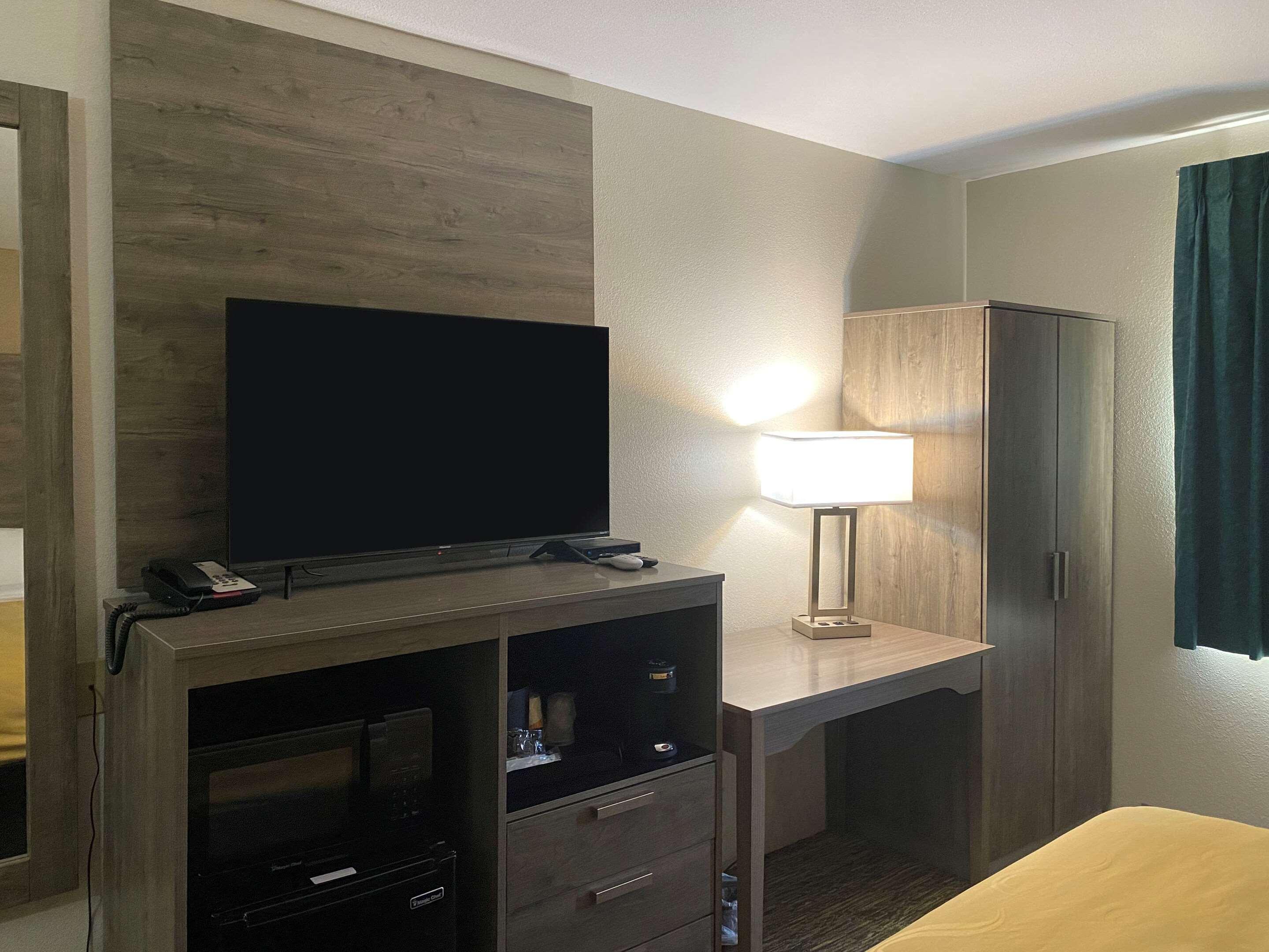 Quality Inn Albuquerque East I-40 Juan Tabo Exit Екстер'єр фото