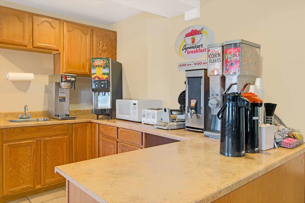 Quality Inn Albuquerque East I-40 Juan Tabo Exit Екстер'єр фото
