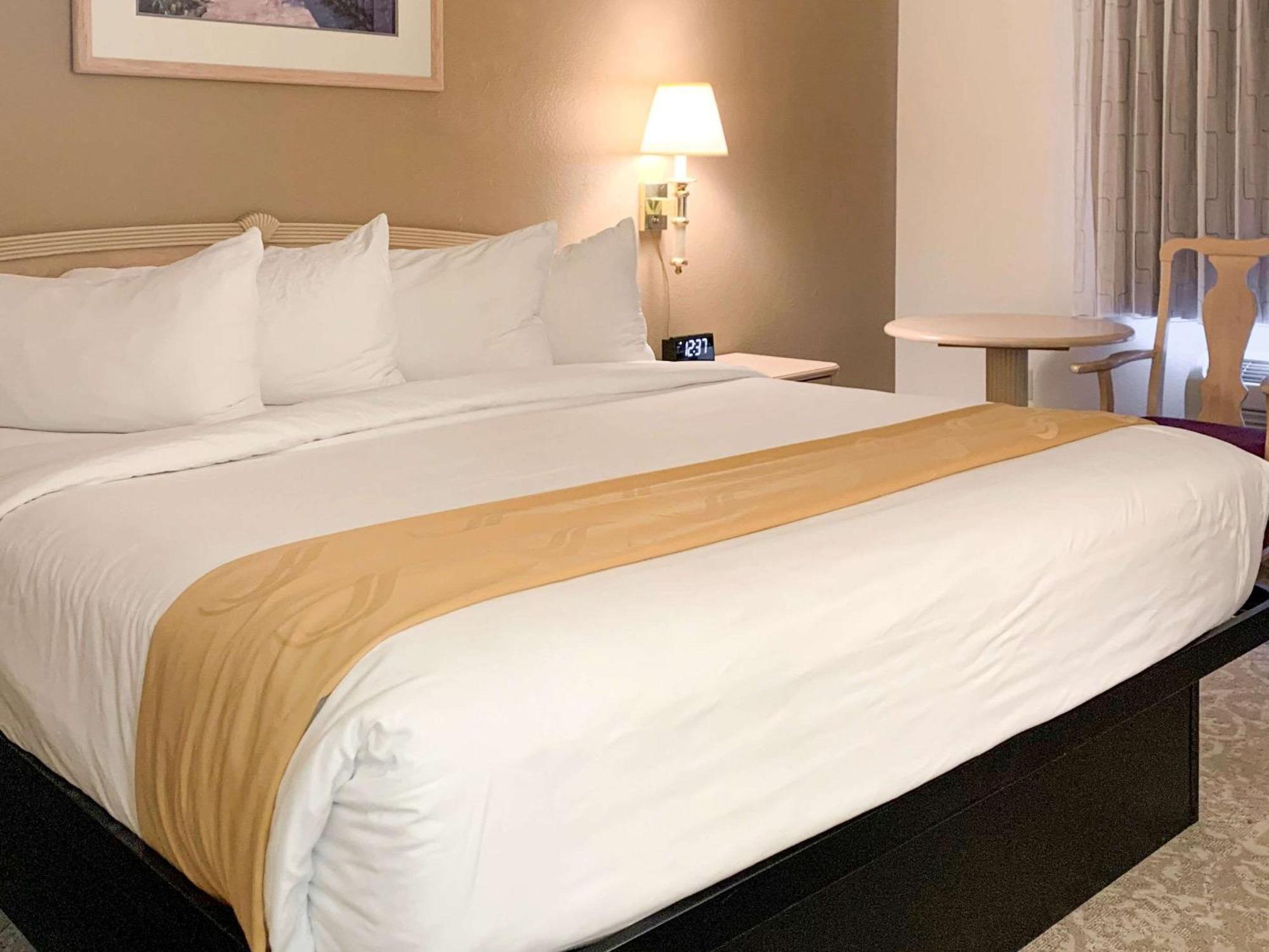 Quality Inn Albuquerque East I-40 Juan Tabo Exit Екстер'єр фото